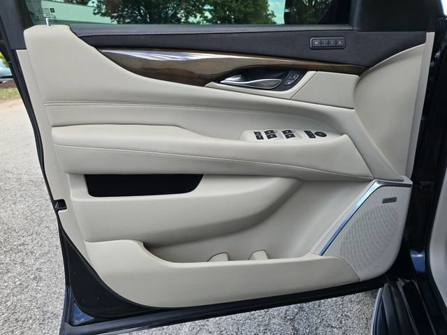 Used 2018 Cadillac Escalade ESV Premium Luxury AWD/4WD image 17