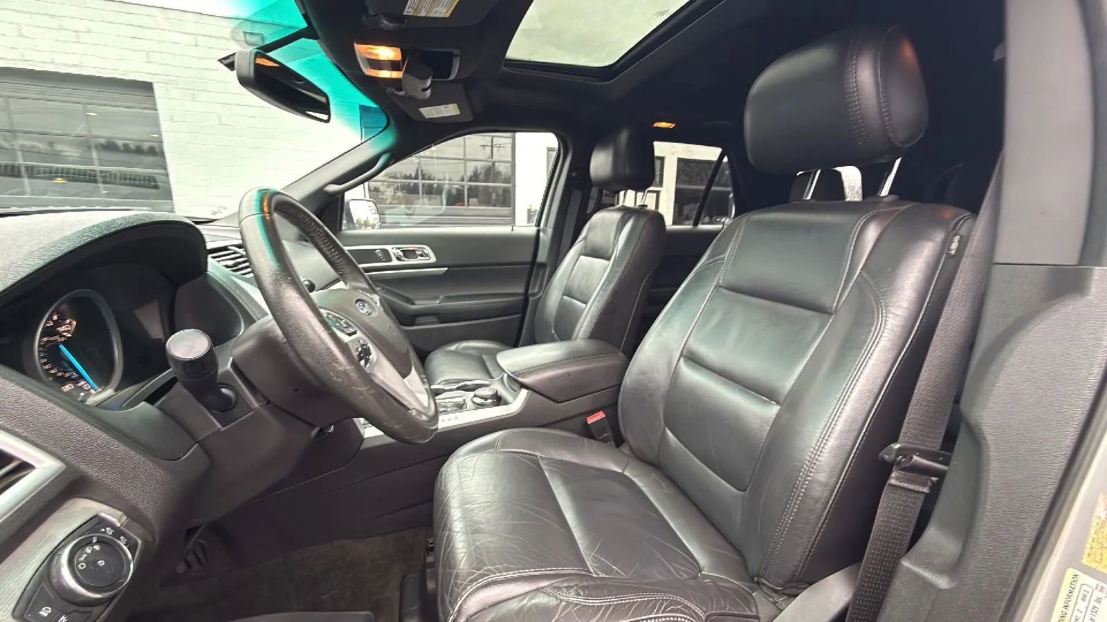 Used 2015 Ford Explorer XLT w/ Equipment Group 202A image 17