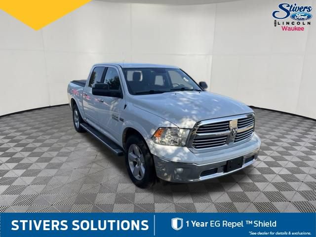 Used 2017 RAM 1500 Classic SLT w/ SLT Plus D←cor Group AWD/4WD image 3