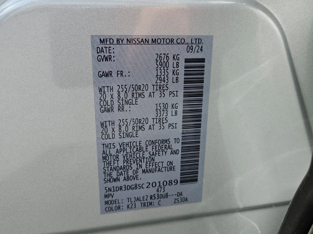 Used 2025 Nissan Pathfinder Platinum w/ Black Appearance Package image 16
