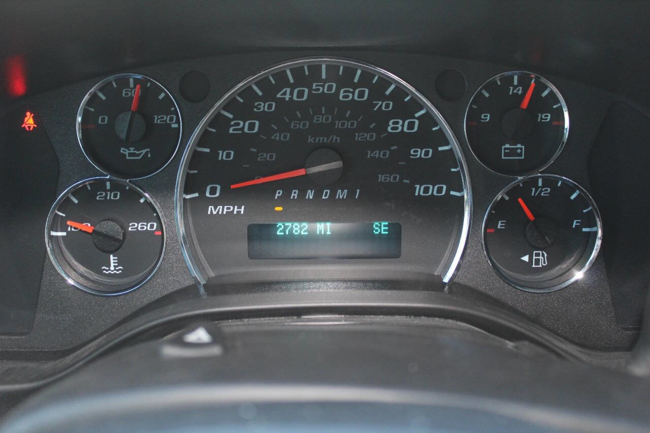 Used 2024 Chevrolet Express 2500 LS w/ Driver Convenience Package image 8