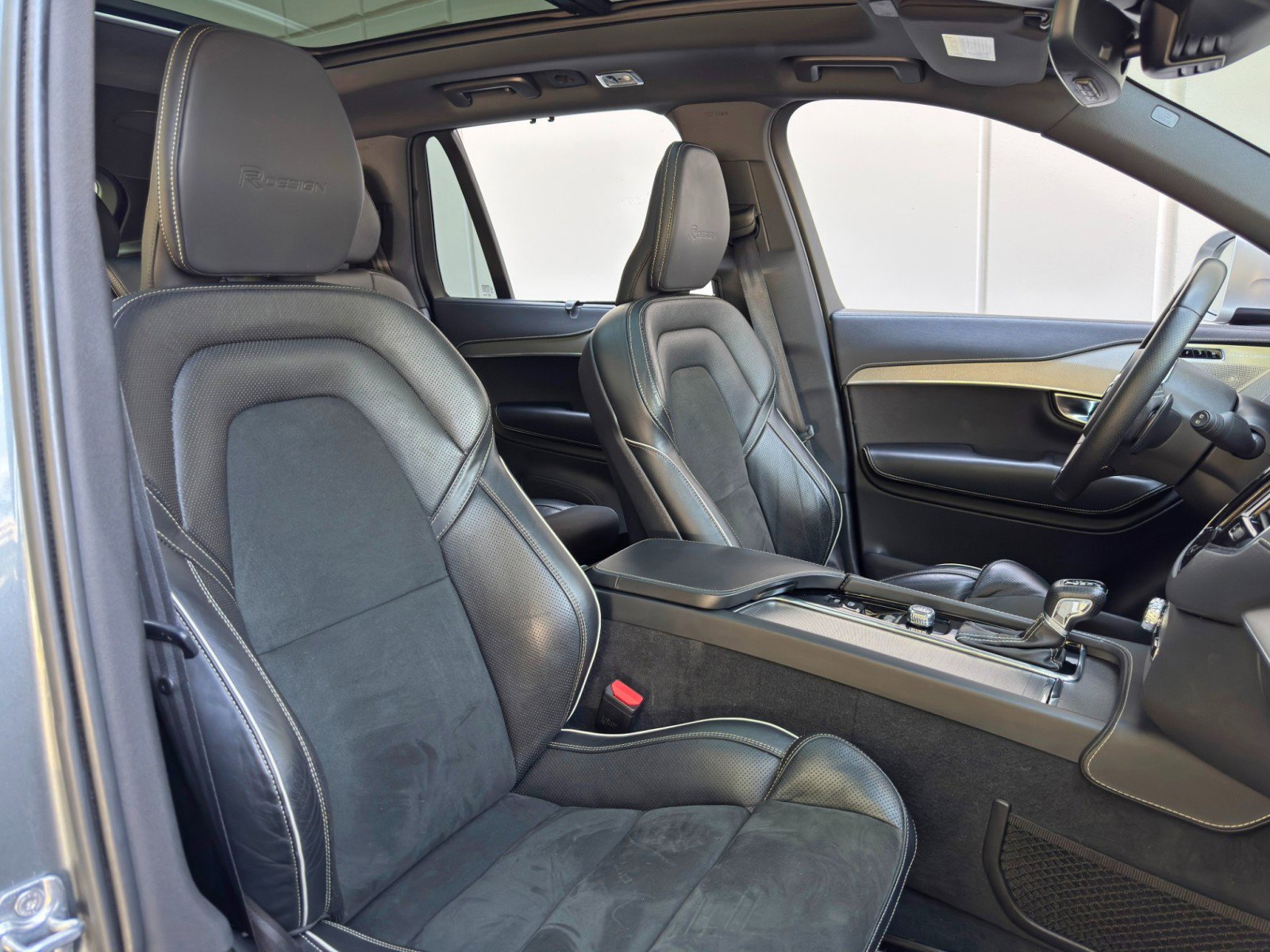 Used 2019 Volvo XC90 T6 R-Design w/ Protection Package Premier image 37