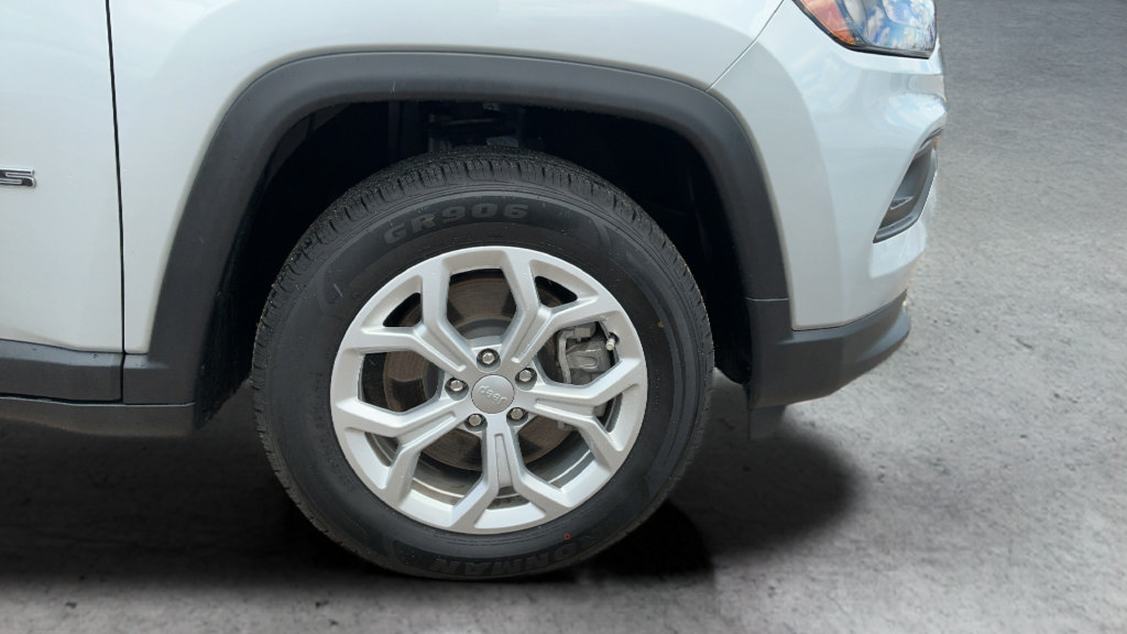 Used 2024 Jeep Compass Latitude AWD/4WD image 24