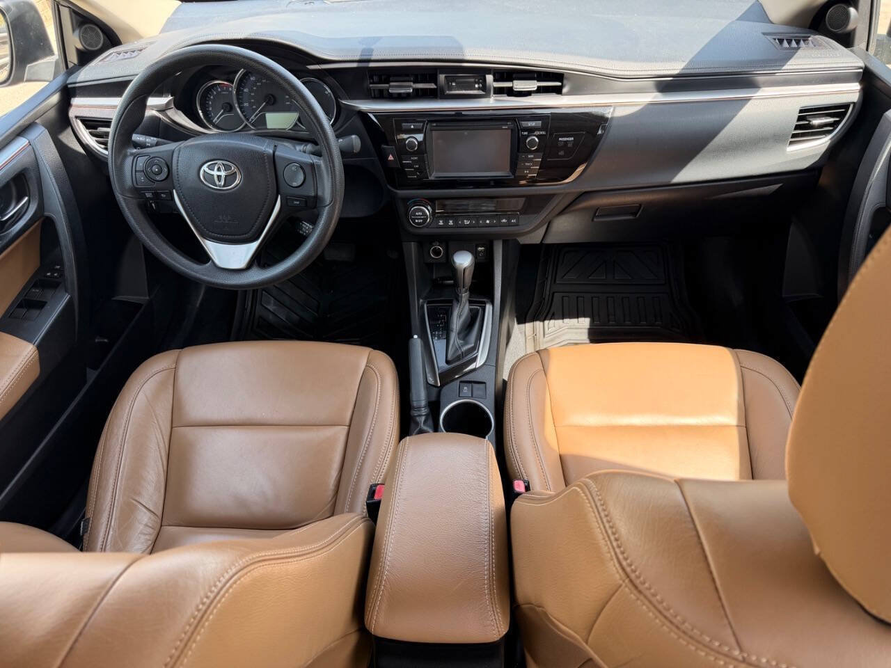 Used 2014 Toyota Corolla LE FWD image 10