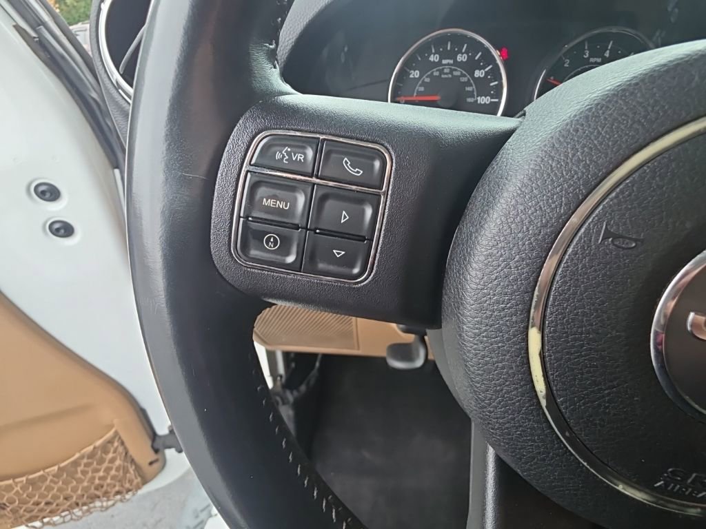 Used 2014 Jeep Wrangler Unlimited Sahara w/ Connectivity Group image 17