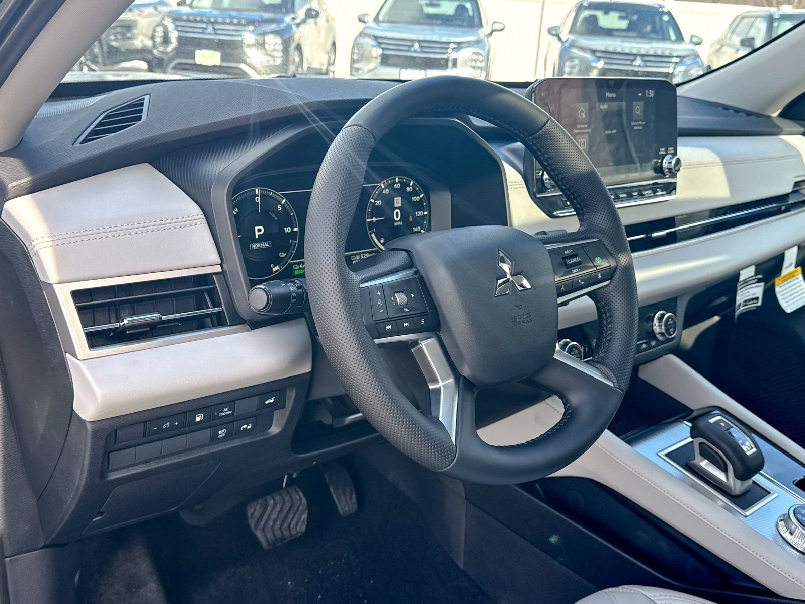 New 2025 Mitsubishi Outlander SEL image 16