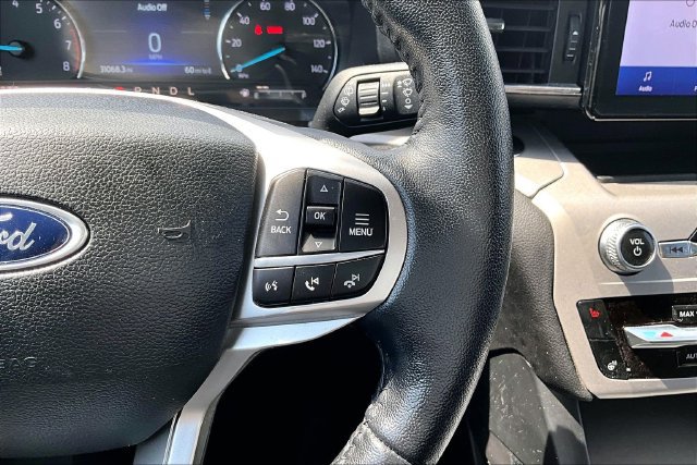 Used 2023 Ford Explorer XLT w/ Equipment Group 202A AWD/4WD image 12