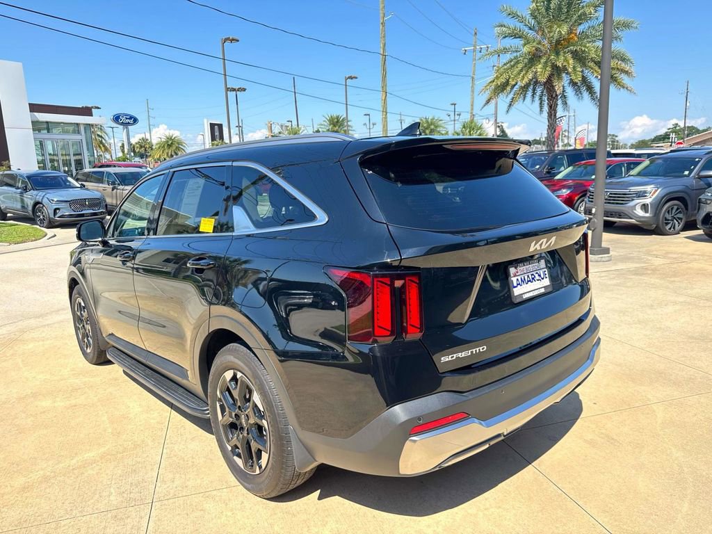 Used 2025 Kia Sorento S w/ Panoramic Sunroof Package FWD image 5