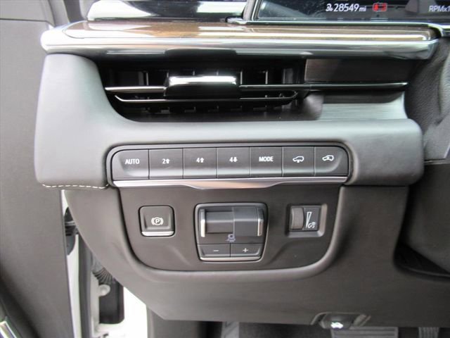 Certified 2024 Cadillac Escalade Sport Platinum w/ LPO, ONYX Package AWD/4WD image 25