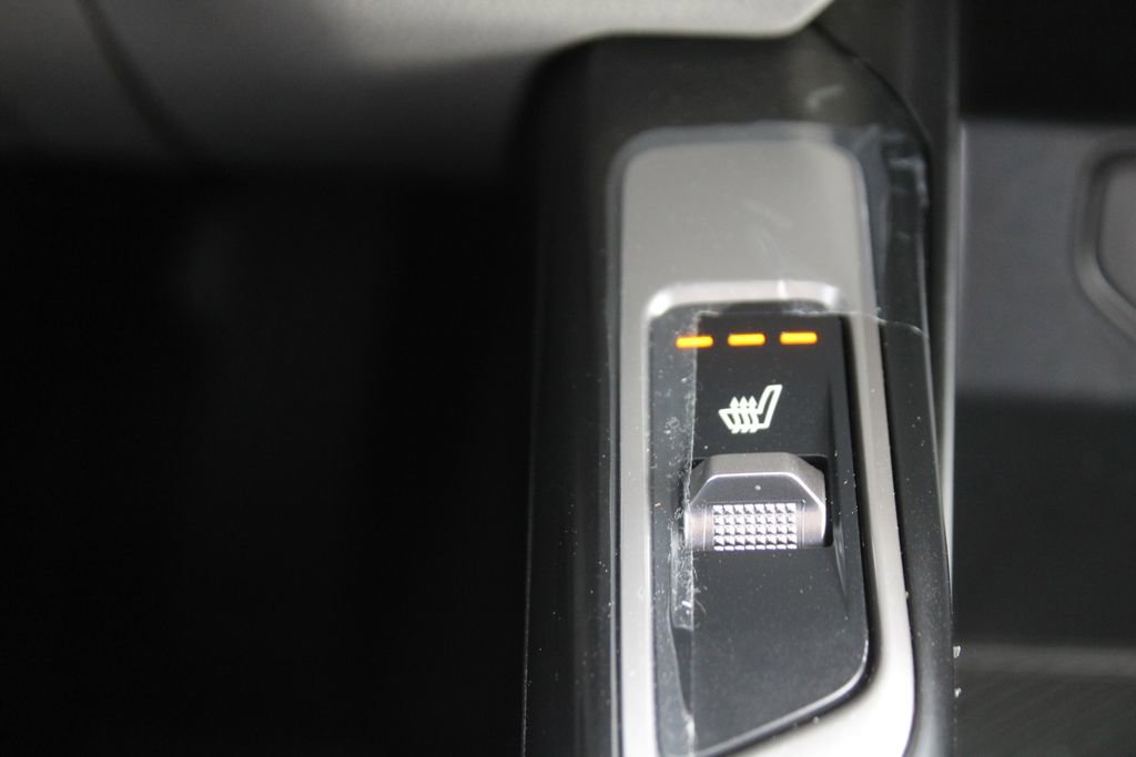 Certified 2025 Kia Sorento S w/ Panoramic Sunroof Package FWD image 39