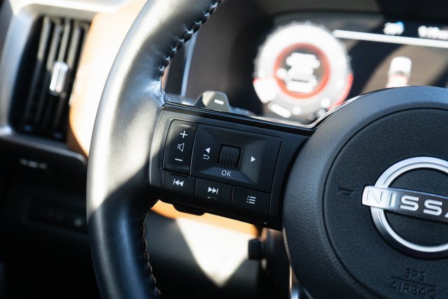 Used 2023 Nissan Pathfinder Platinum w/ Cargo Package image 28