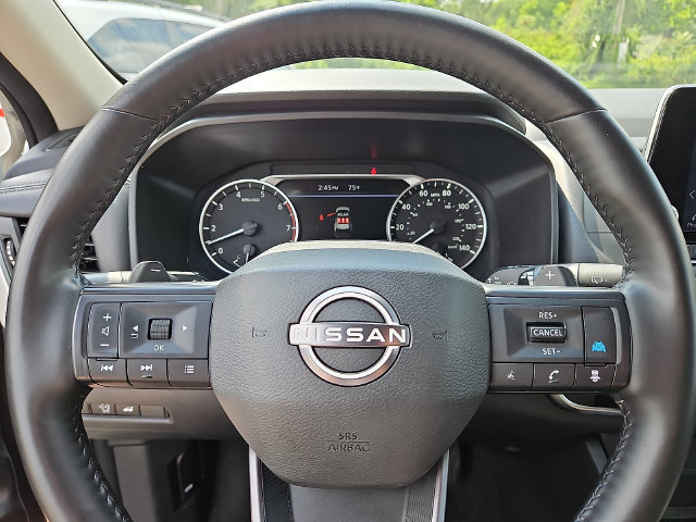 Used 2025 Nissan Rogue SV AWD/4WD image 19
