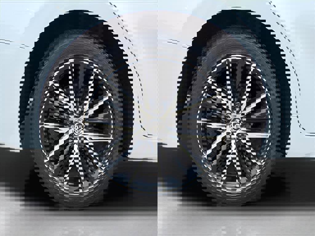 Used 2023 Toyota Camry SE image 6