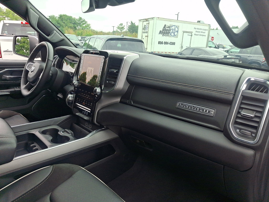 Certified 2025 RAM 1500 Laramie AWD/4WD image 11