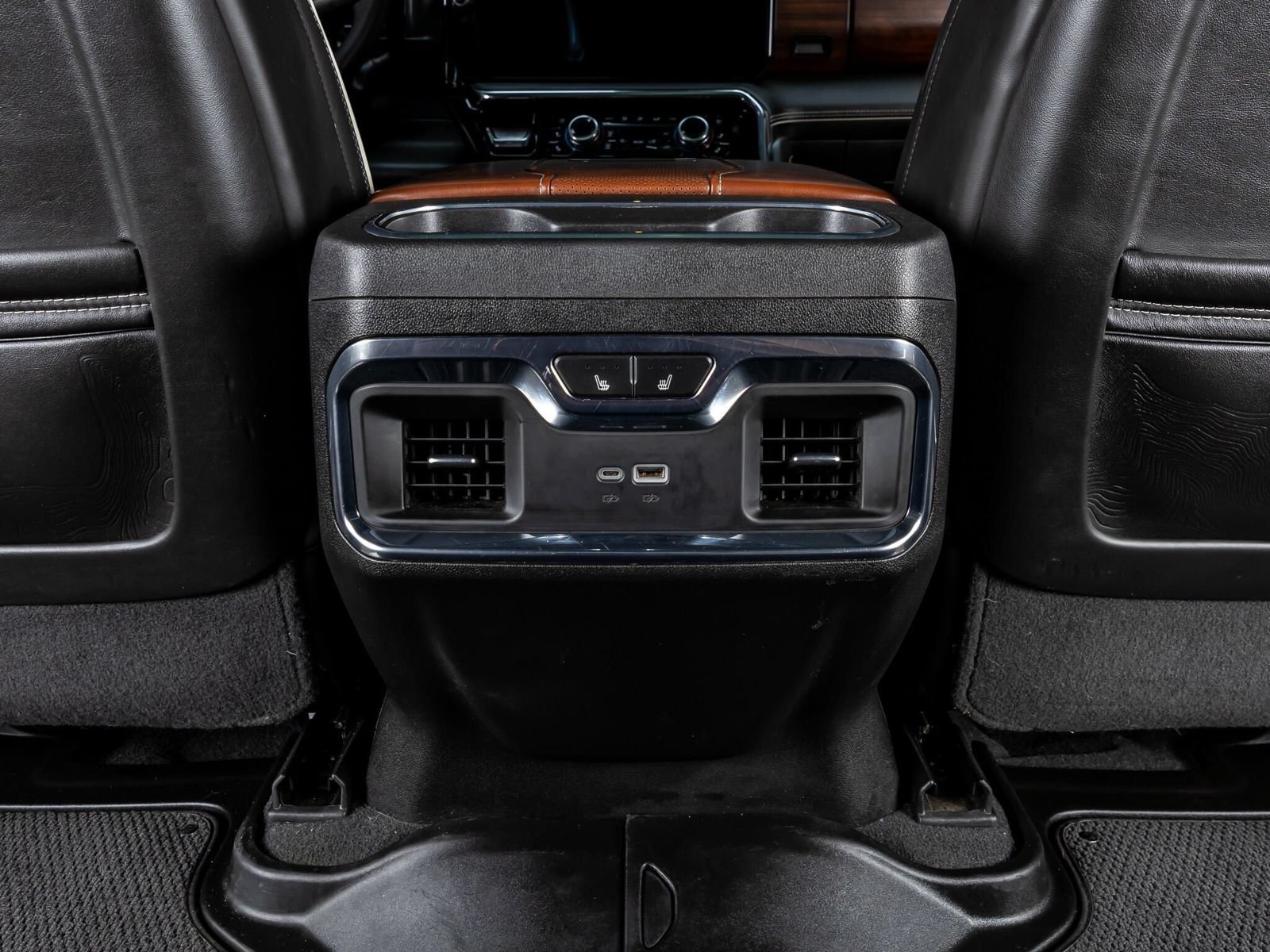 Used 2024 GMC Sierra 3500 Denali Ultimate AWD/4WD image 44