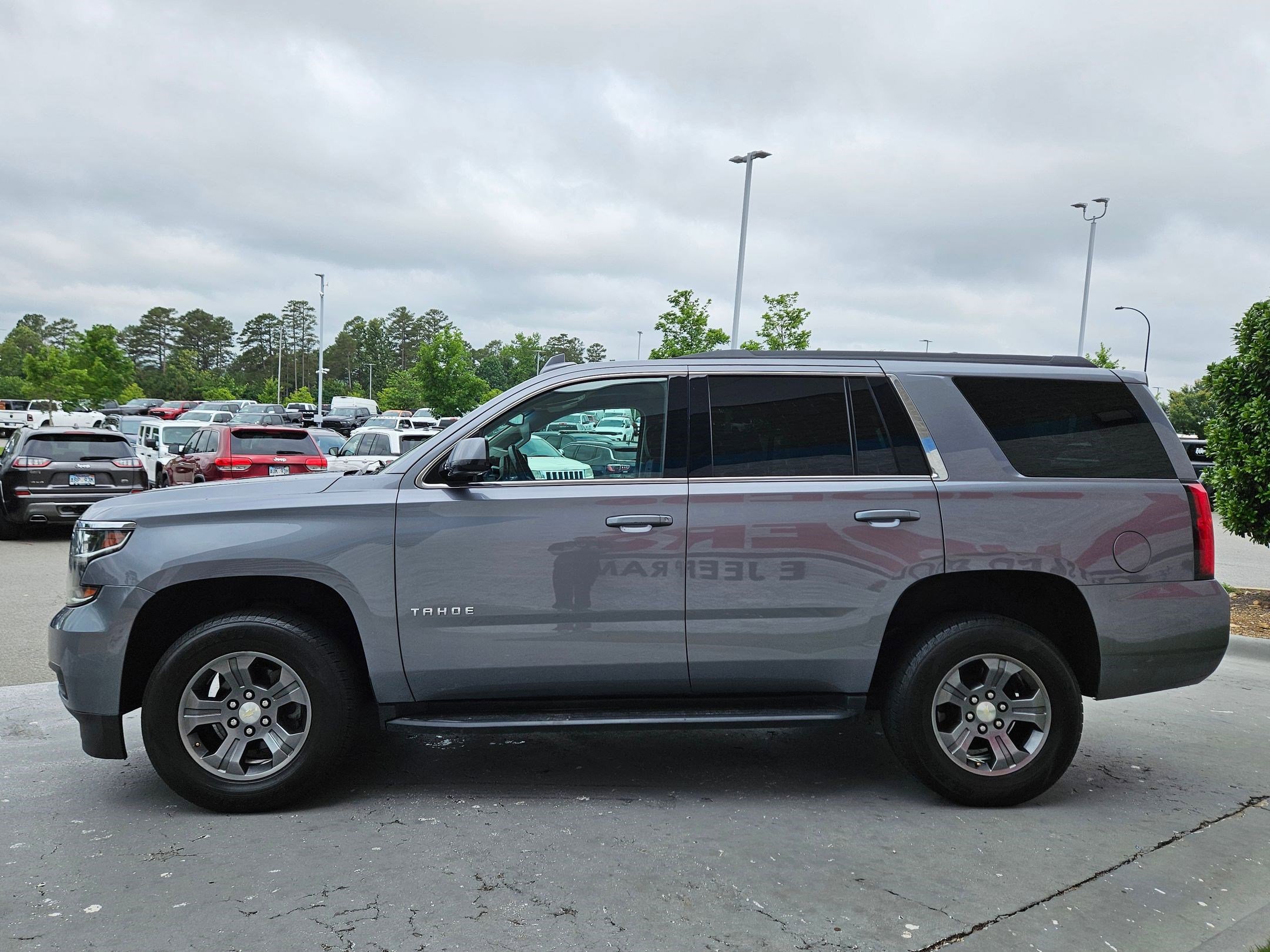 Used 2019 Chevrolet Tahoe LS AWD/4WD image 4
