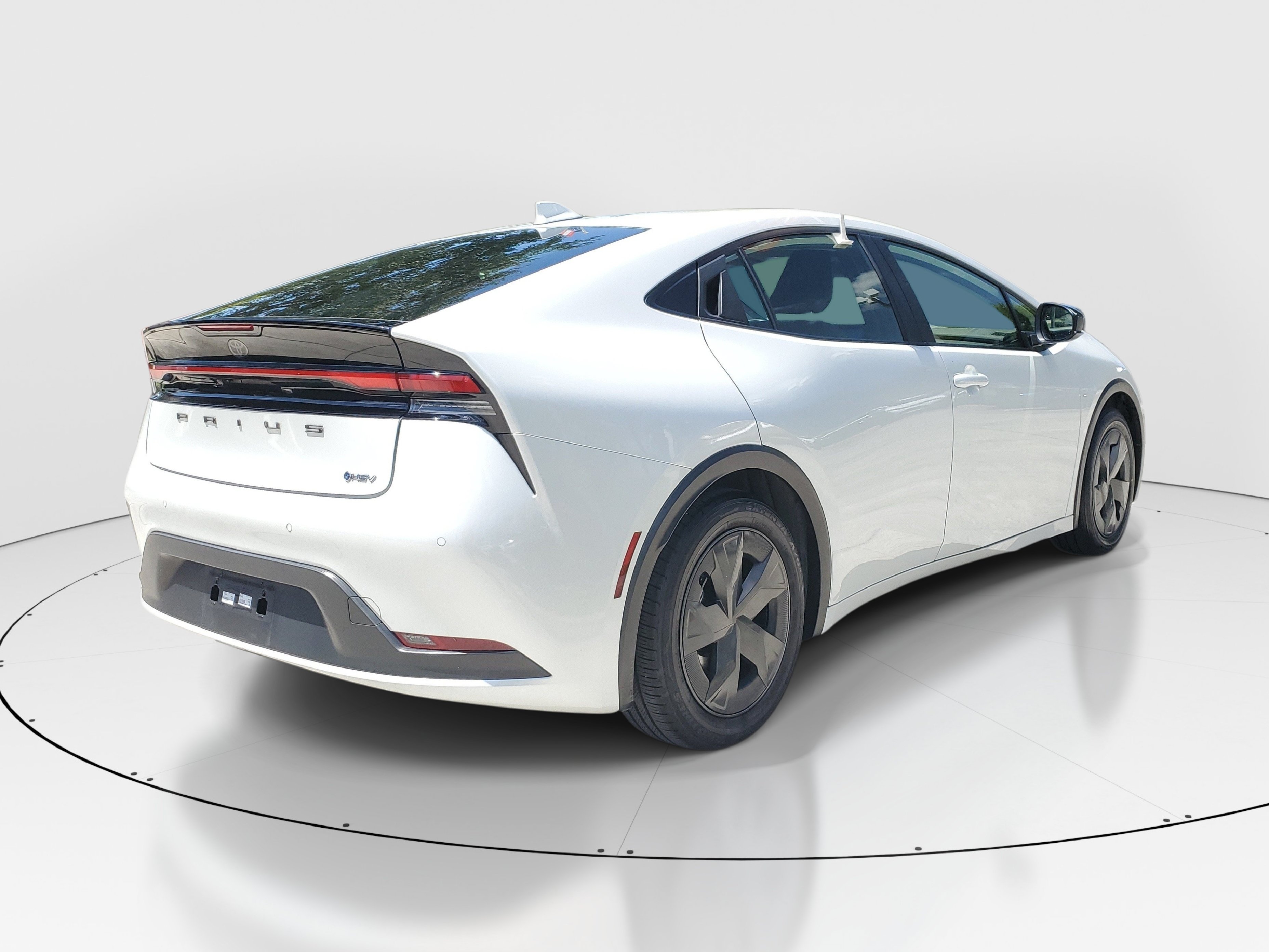Certified 2024 Toyota Prius LE FWD image 6