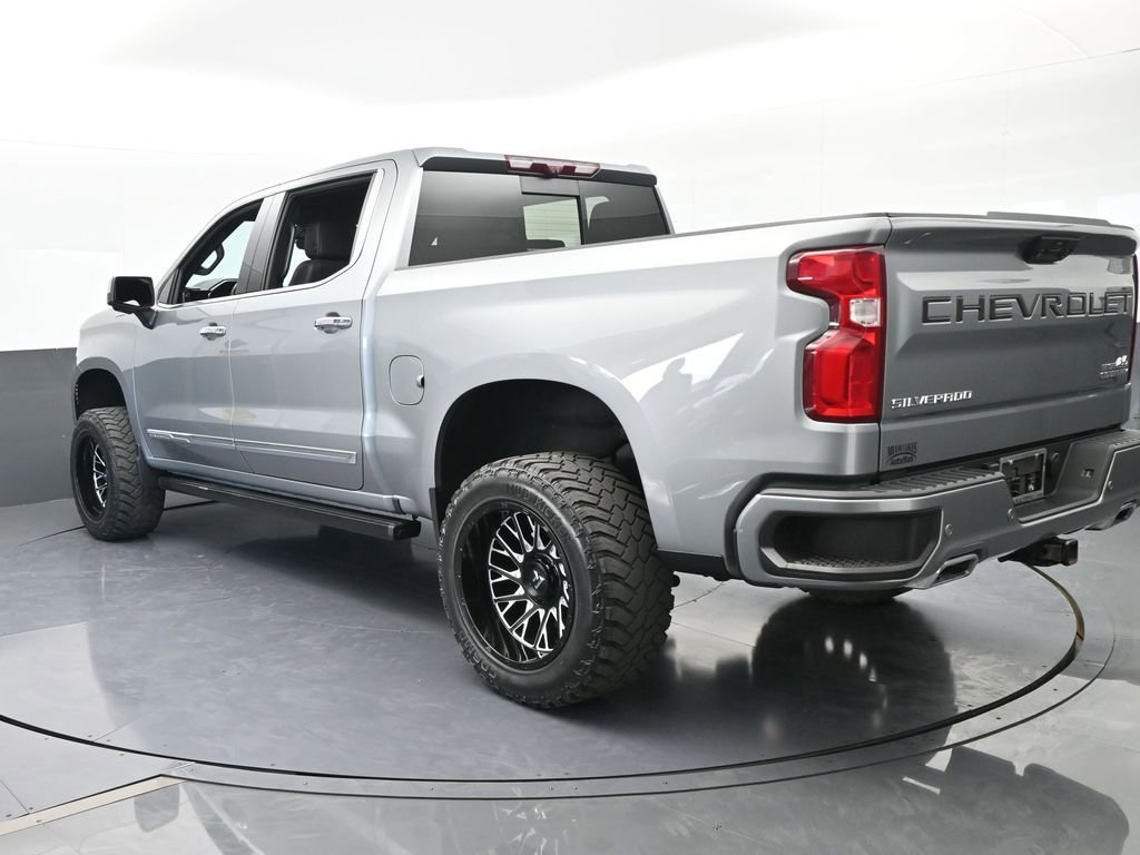 Used 2023 Chevrolet Silverado 1500 High Country w/ Technology Package image 4