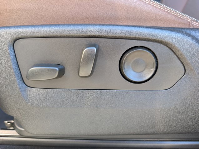 Used 2023 Chevrolet Tahoe High Country image 17