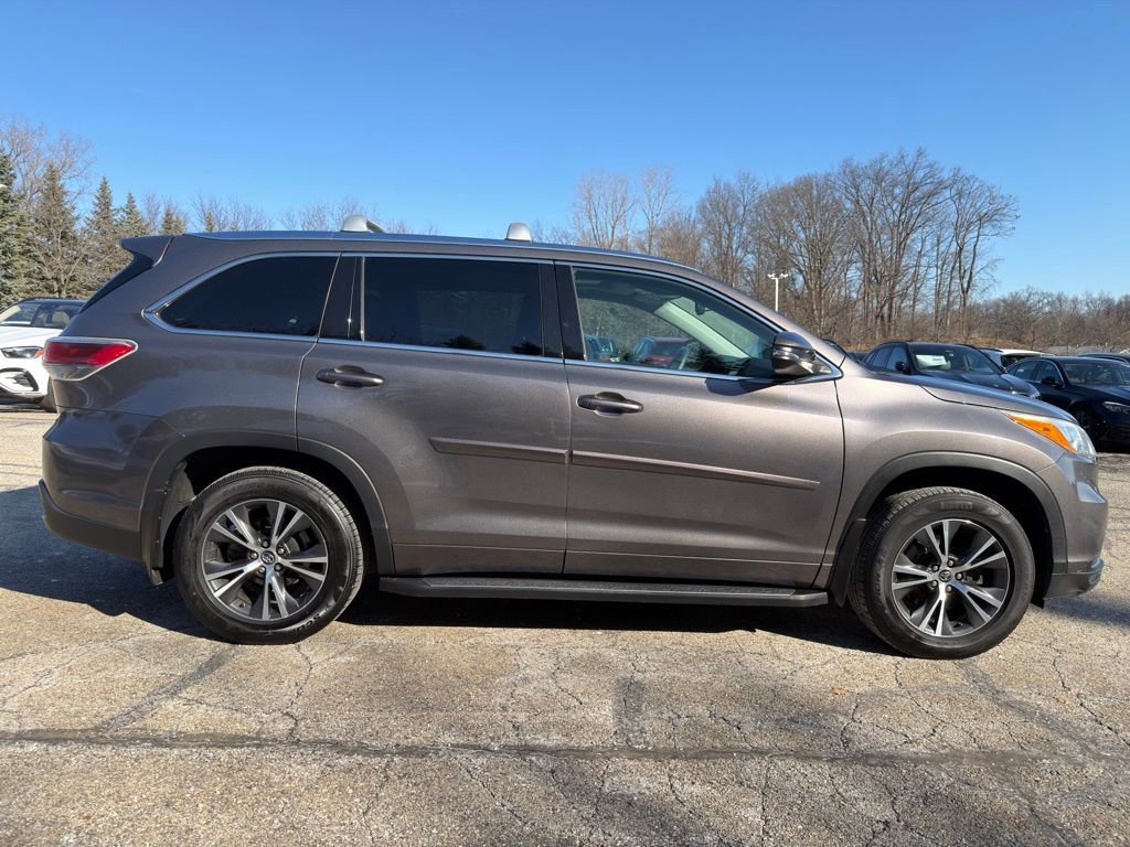Used 2016 Toyota Highlander XLE image 8