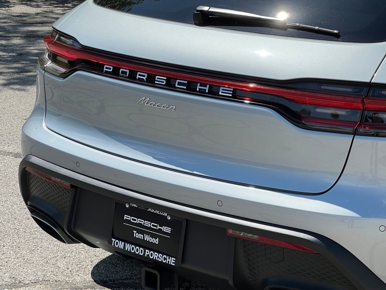 Certified 2025 Porsche Macan AWD/4WD image 10