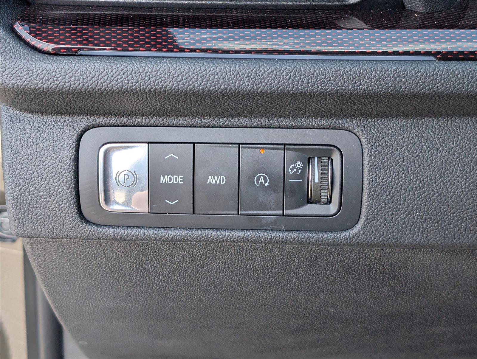 Used 2025 Chevrolet Traverse Z71 w/ LPO, Floor Liner Package AWD/4WD image 25