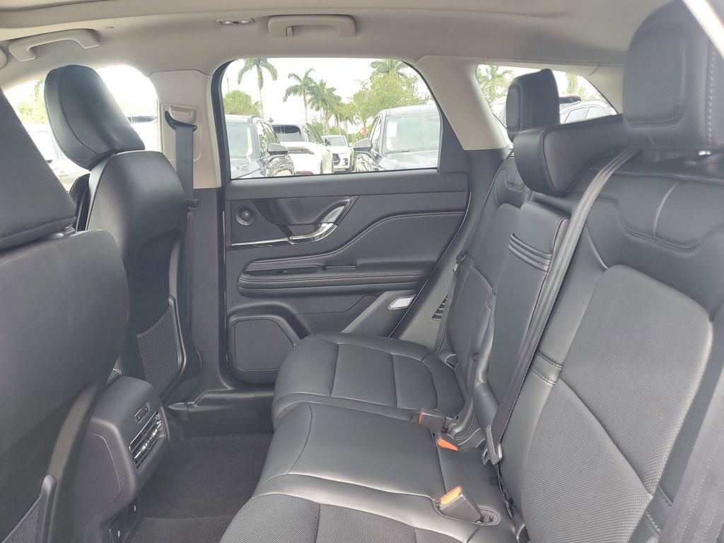 New 2025 Lincoln Corsair Reserve w/ Equipment Group 202A image 11