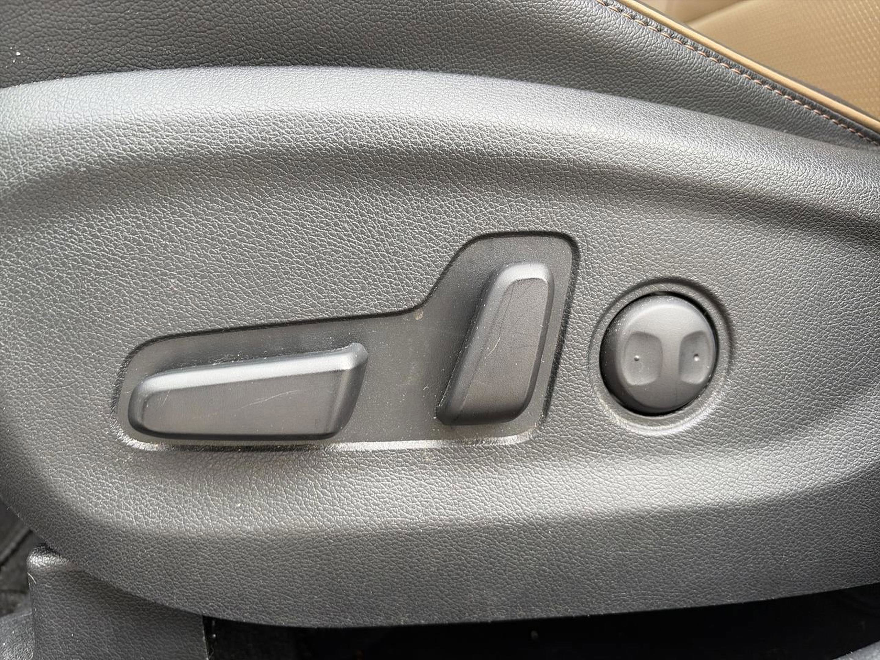 Used 2020 Kia Sportage SX image 12