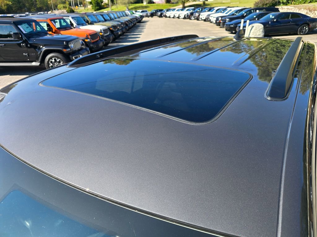 New 2025 Jeep Grand Cherokee Altitude image 20