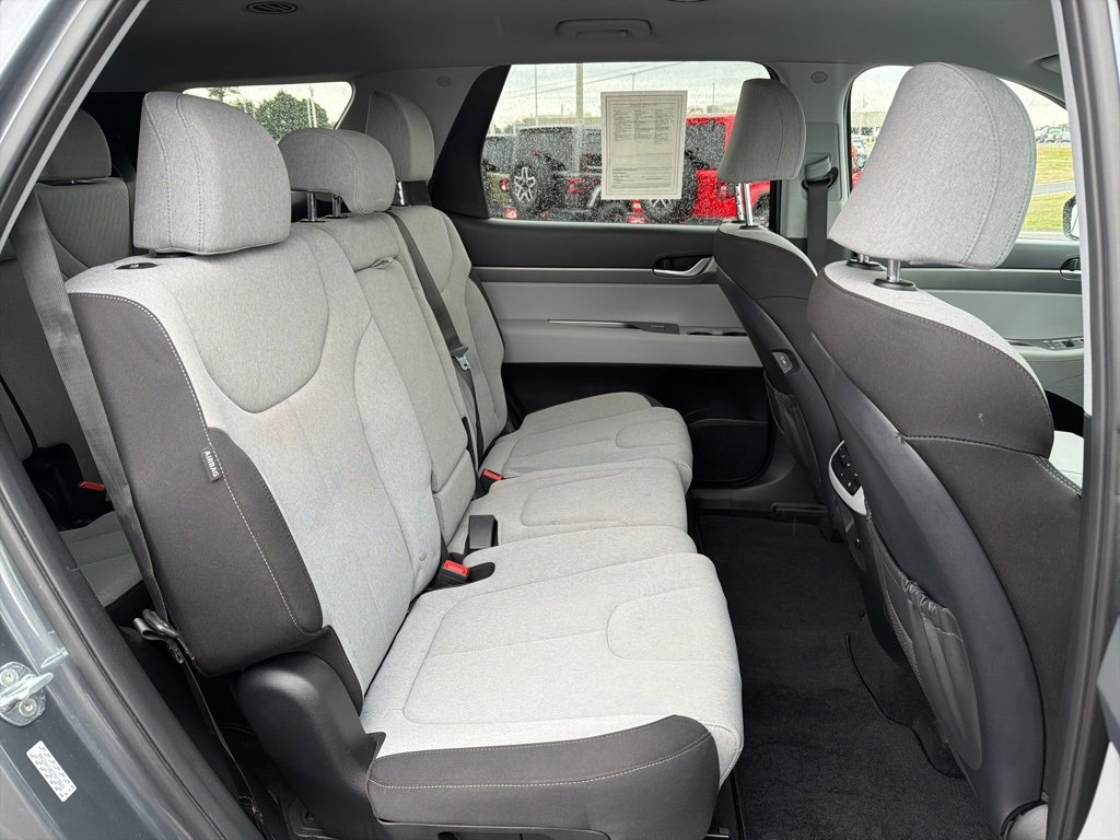 Used 2023 Hyundai Palisade SE image 22