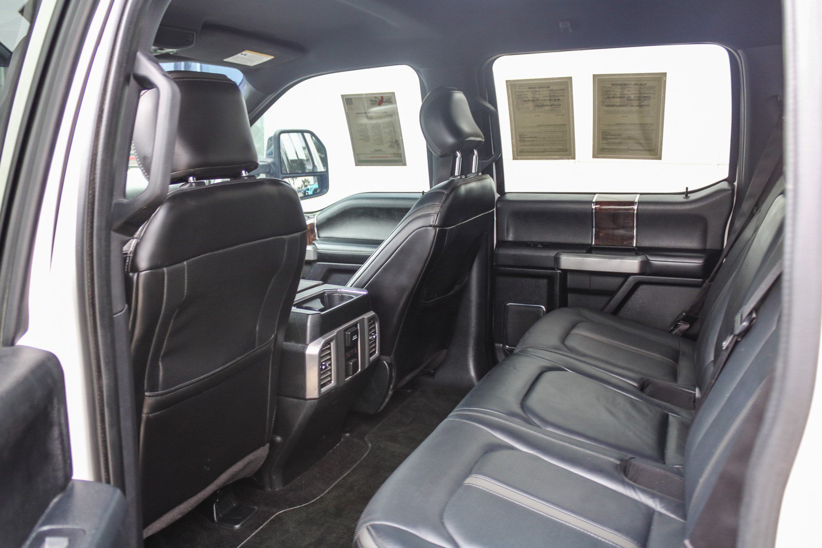 Used 2015 Ford F150 Platinum w/ Equipment Group 701A Luxury AWD/4WD image 20