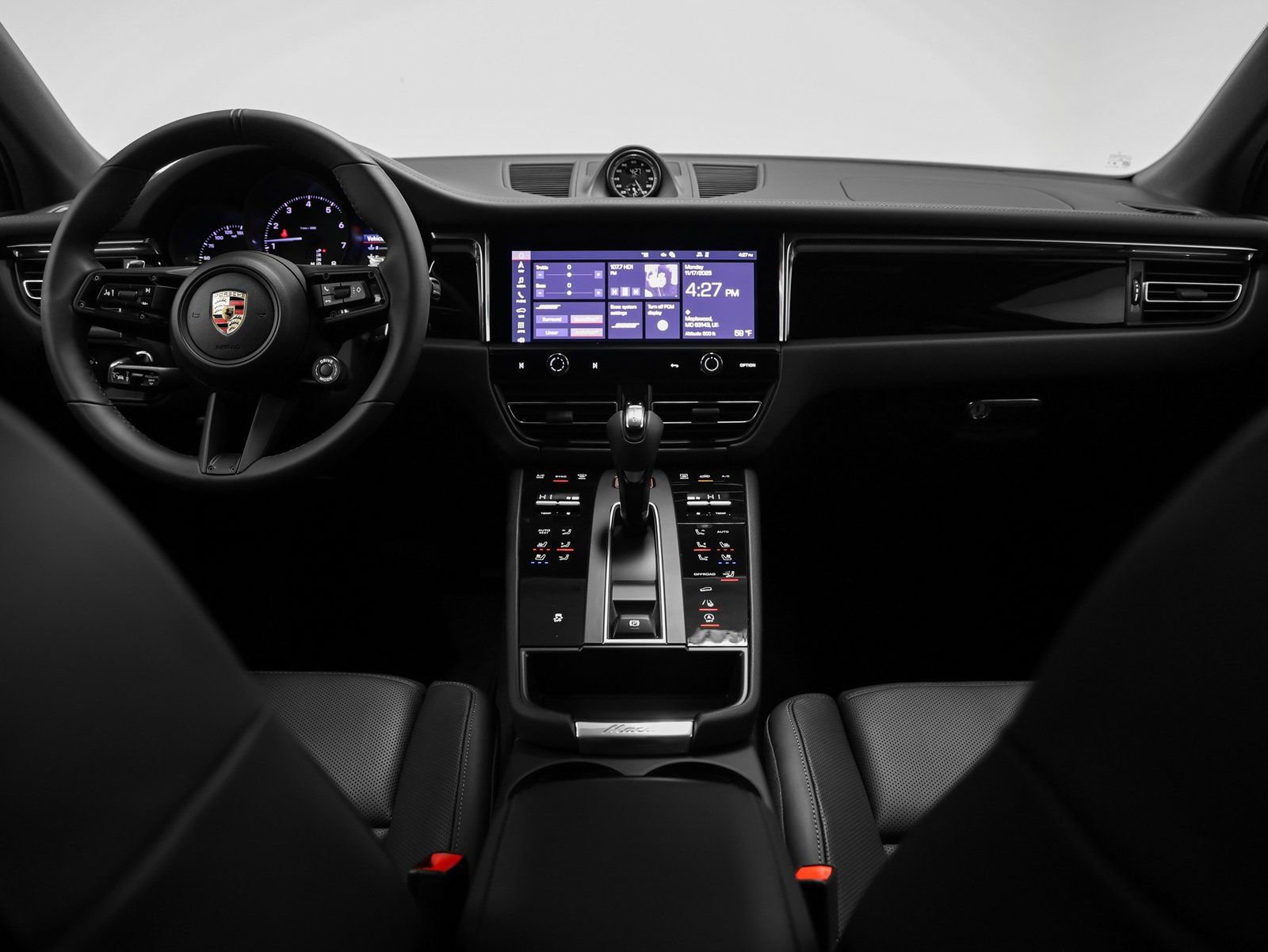 Certified 2026 Porsche Macan AWD/4WD image 34