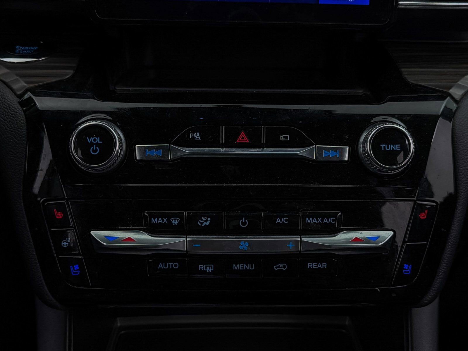 Used 2022 Ford Explorer Limited image 24