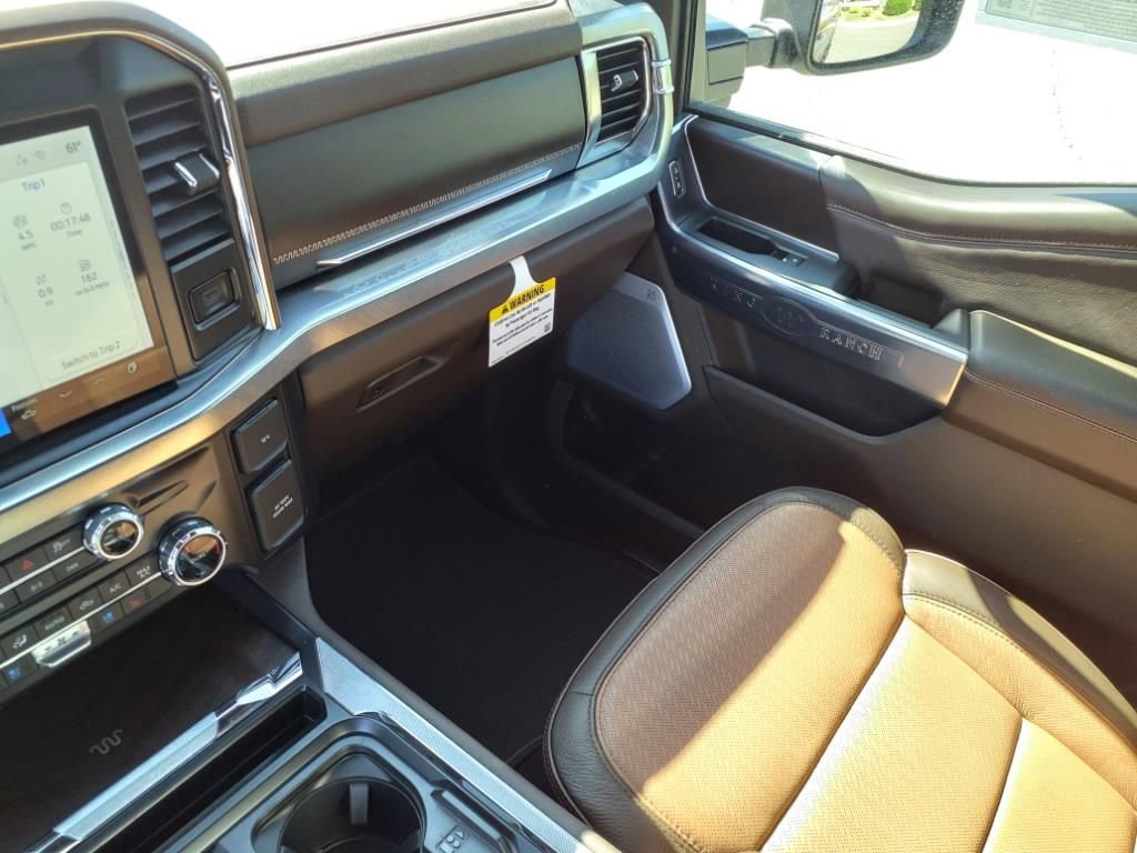 New 2025 Ford F250 King Ranch w/ Chrome Package image 17