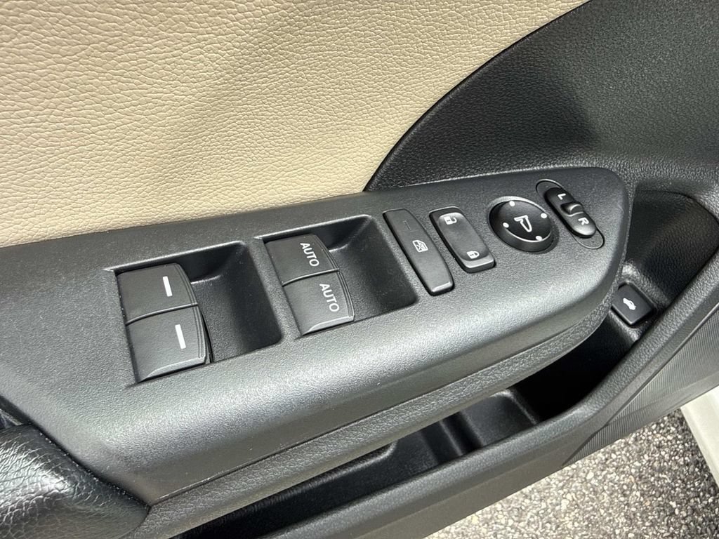 Used 2017 Honda Civic EX-L image 22