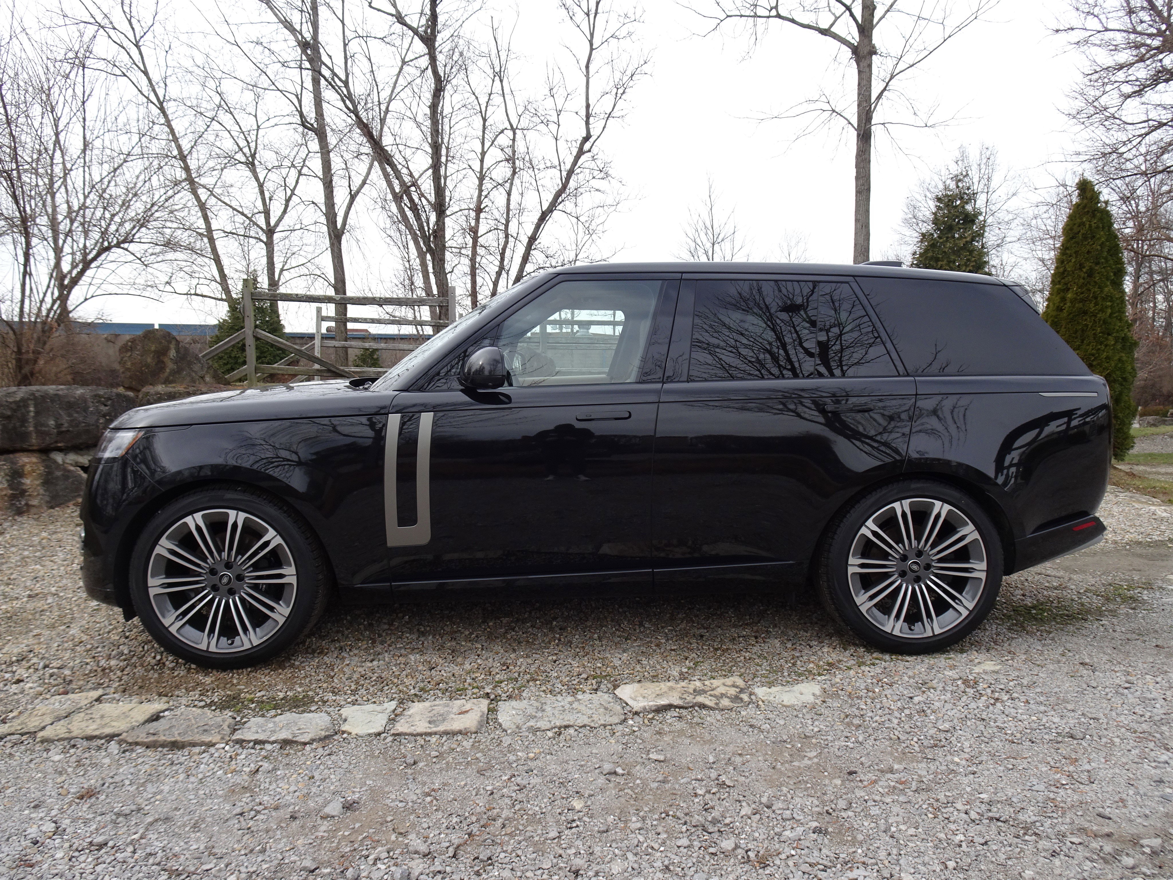 Certified 2024 Land Rover Range Rover SE image 7