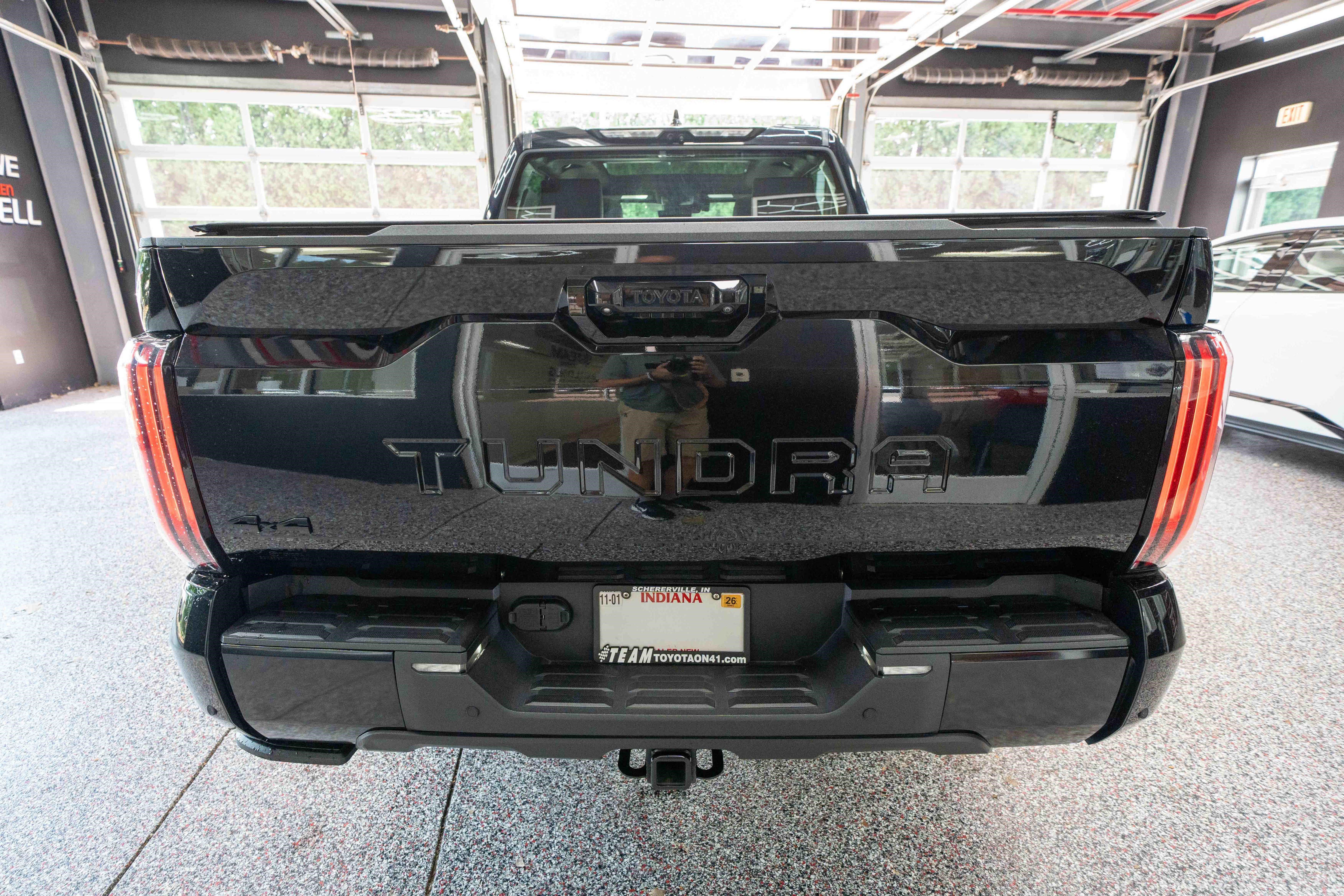 Used 2022 Toyota Tundra Platinum w/ Advanced Package AWD/4WD image 3