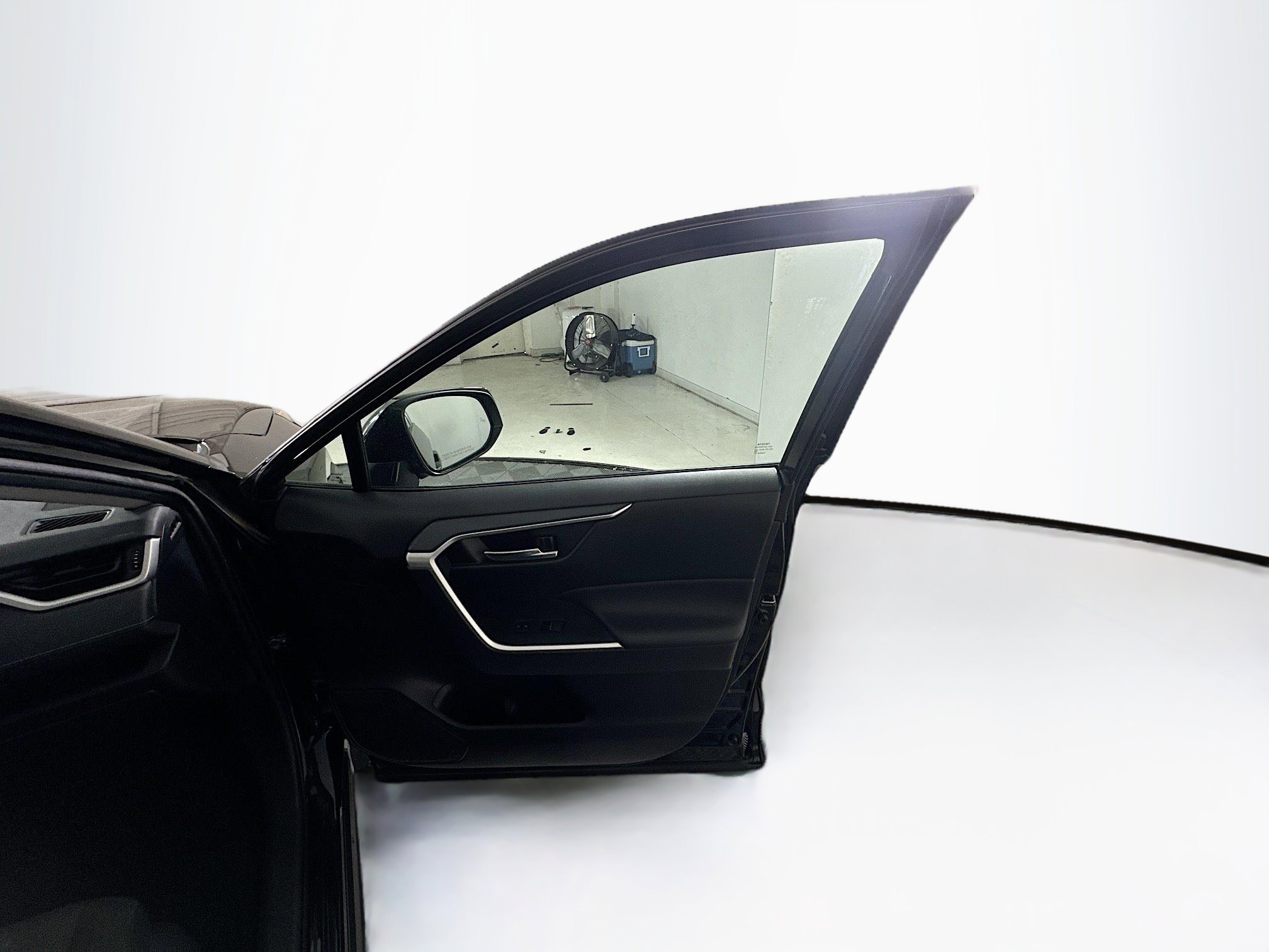 Used 2024 Toyota RAV4 XLE image 30