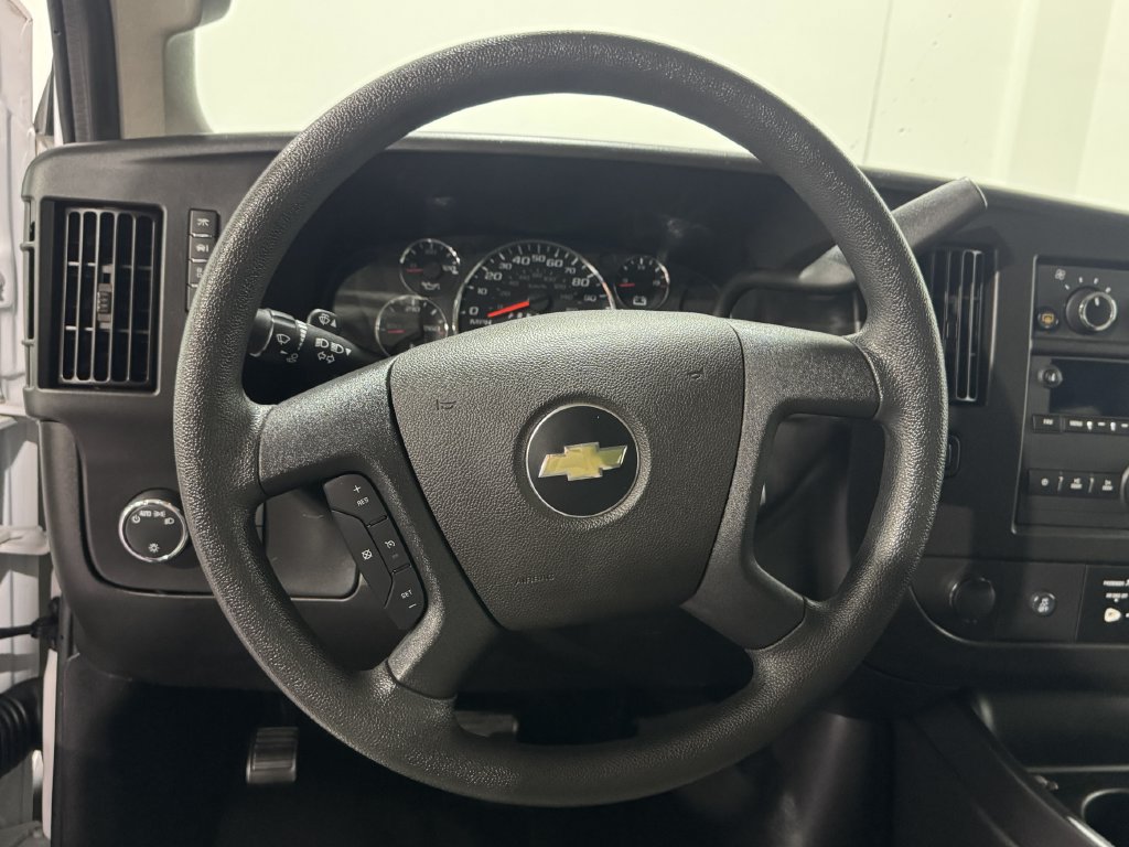 Used 2023 Chevrolet Express 3500 LS RWD image 3