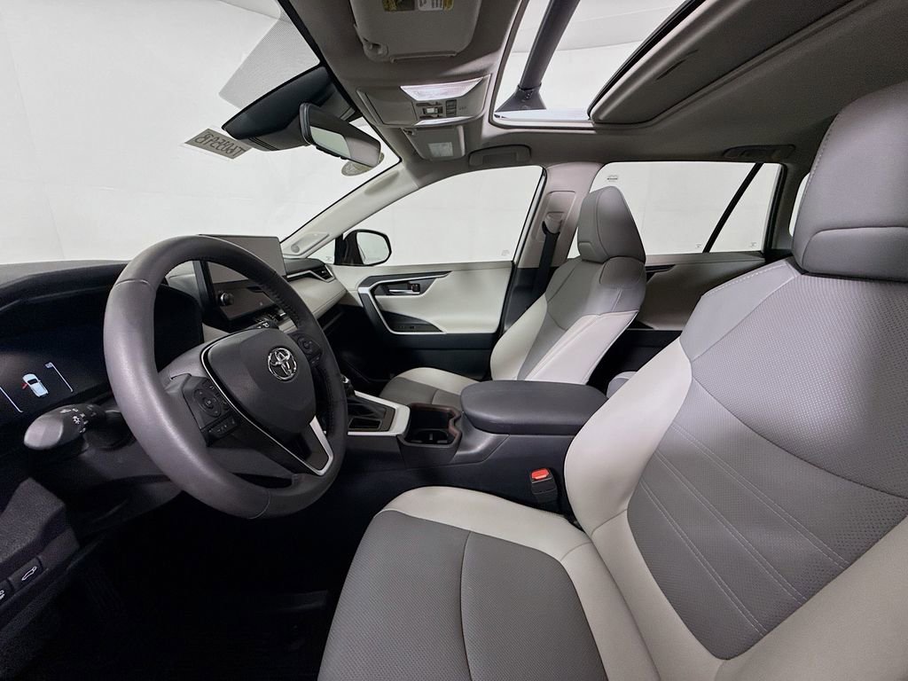 Used 2024 Toyota RAV4 Limited image 21