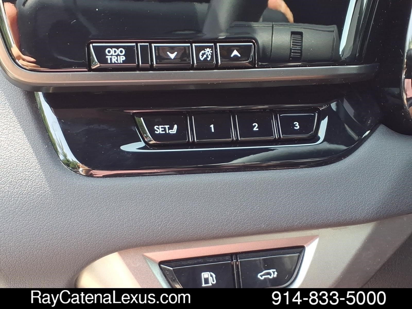 Certified 2024 Lexus RX 450h AWD w/ Convenience Package image 11