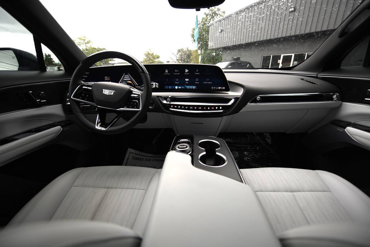 Used 2025 Cadillac Lyriq Sport w/ LPO, Floor Liner Package AWD/4WD image 14
