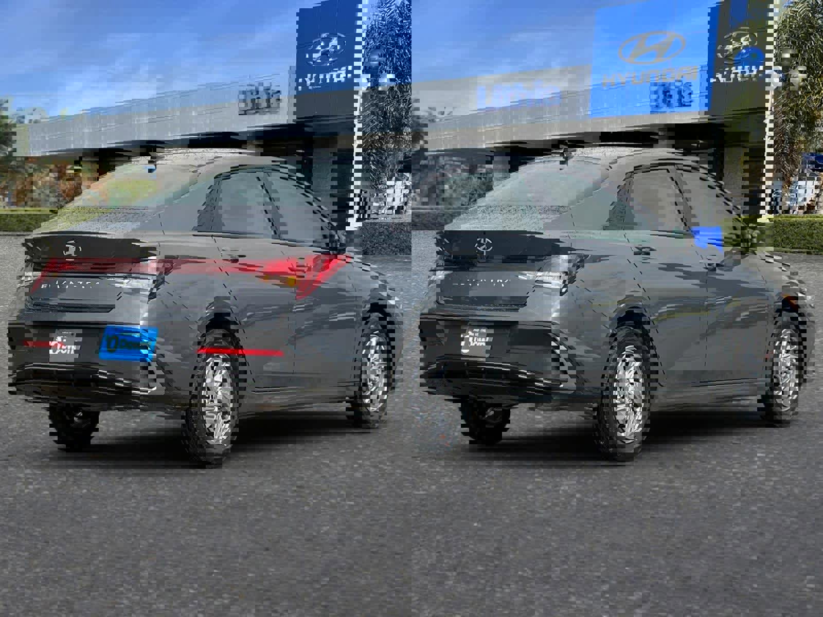 New 2025 Hyundai Elantra SE image 2