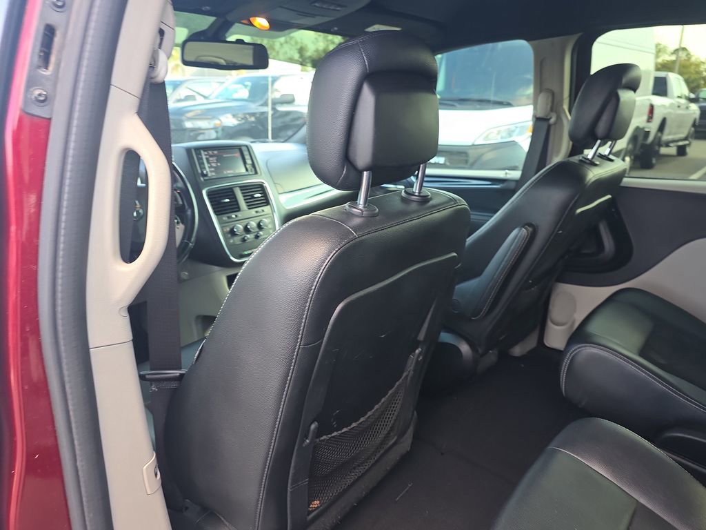 Used 2019 Dodge Grand Caravan SXT image 11