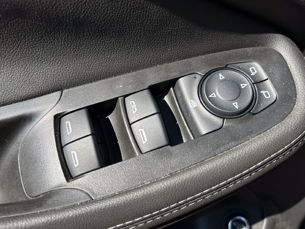 Used 2023 Buick Encore GX Select w/ Sport Touring Package FWD image 10