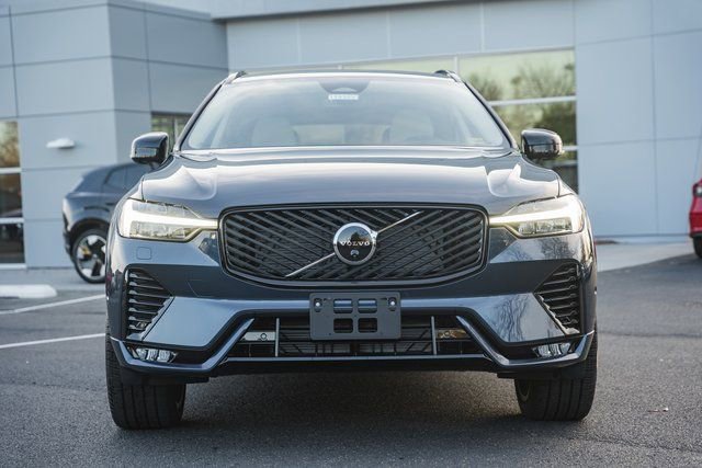 New 2026 Volvo XC60 B5 Ultra w/ Protection Package Premier image 2