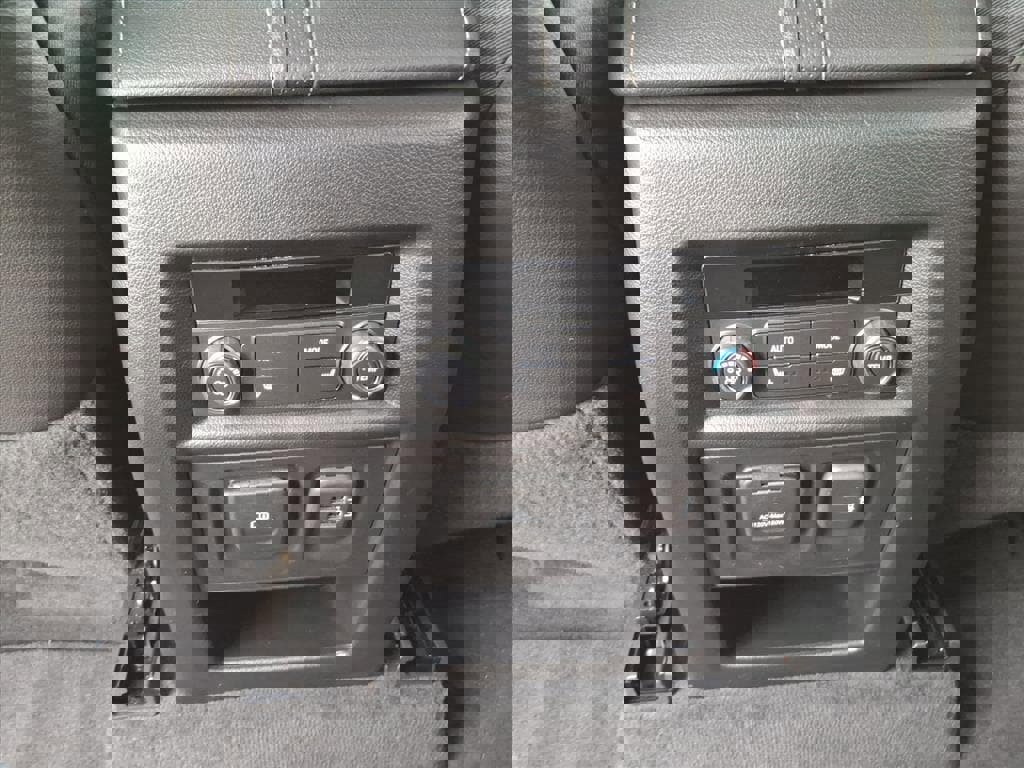 Used 2023 Chevrolet Traverse Premier image 10