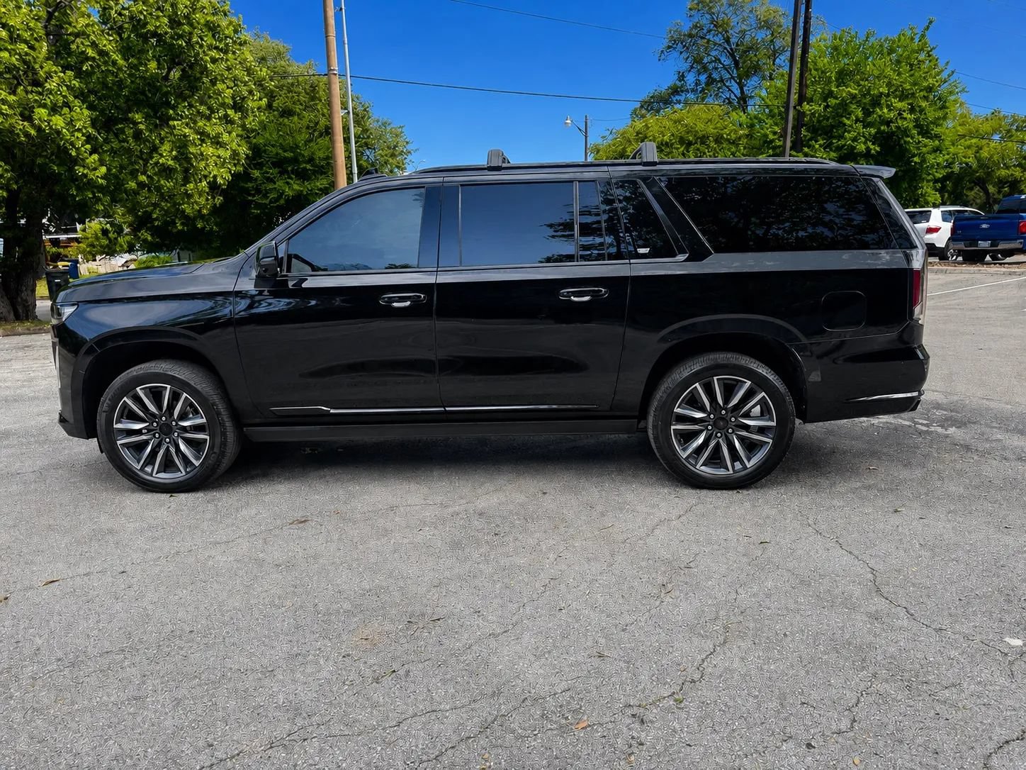 Used 2023 Cadillac Escalade ESV Sport Platinum AWD/4WD image 8