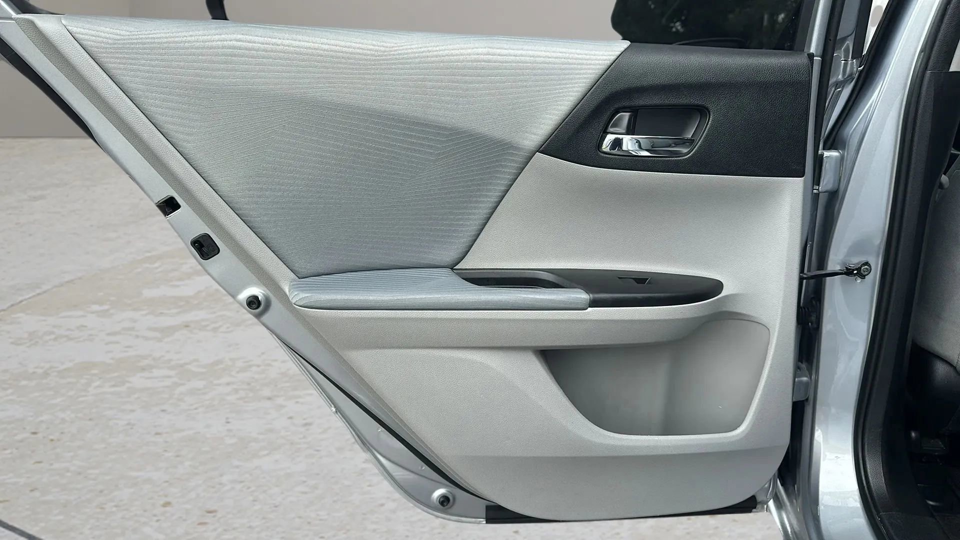 Used 2017 Honda Accord LX image 23