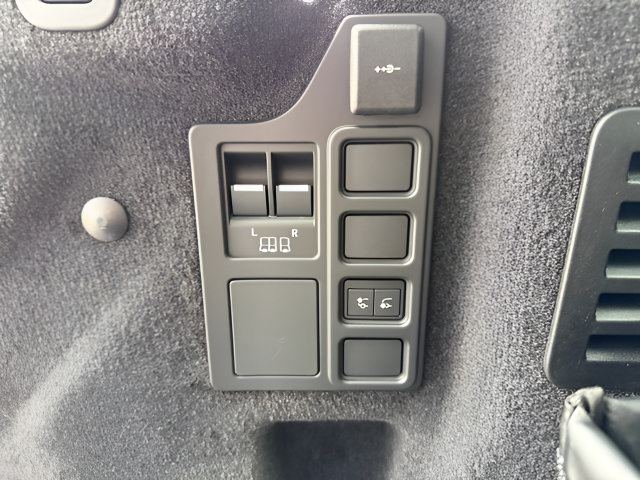 Certified 2026 Land Rover Discovery Limited Edition AWD/4WD image 31